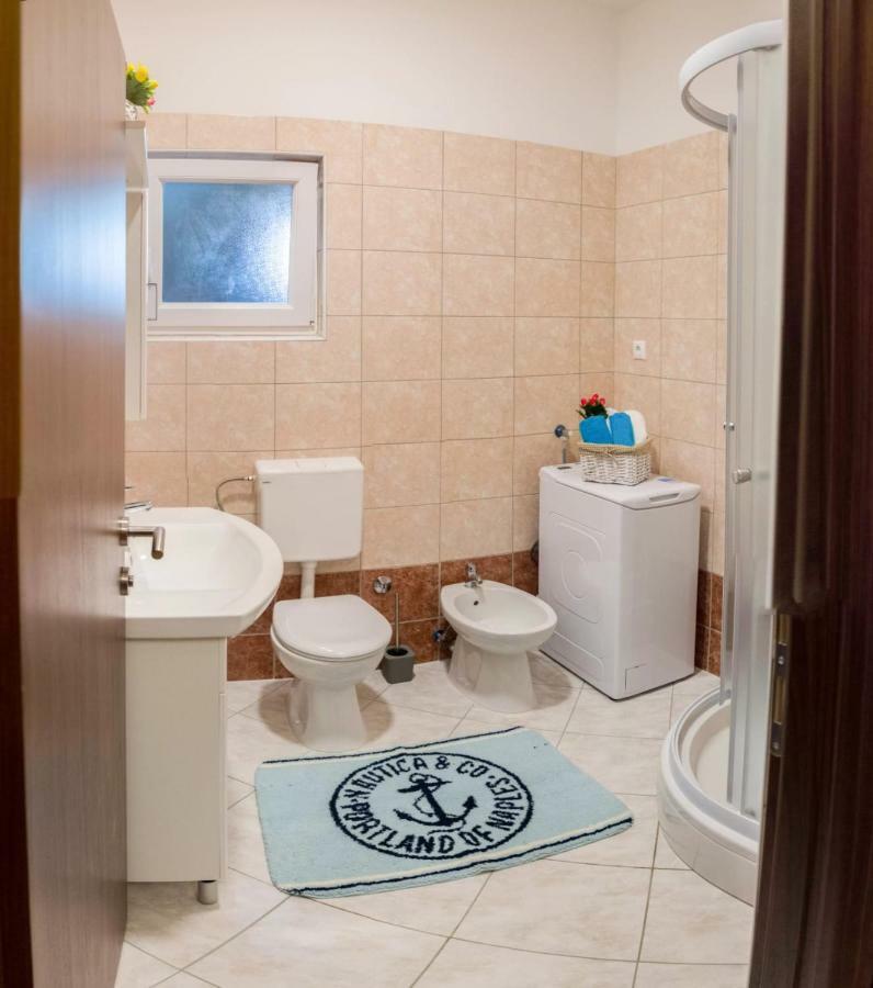 Home Lucic Lozovac Luaran gambar