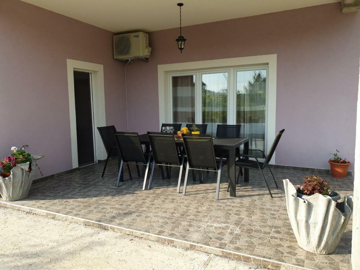 Home Lucic Lozovac Luaran gambar